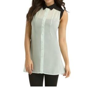 Kardashian Kollection Sleeveless sheer tunic Large